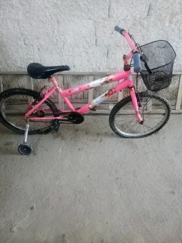 Bicicleta aro 20 com rodinhas