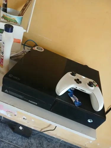 Xbox One Fat Com 1 Controle e Fonte.