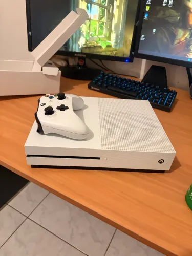 Xbox One S - 1 TB