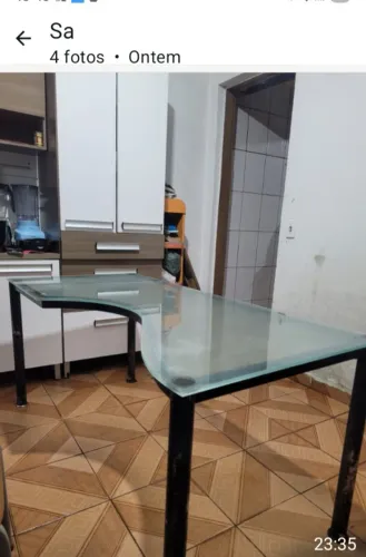 Escrivaninha de vidro 