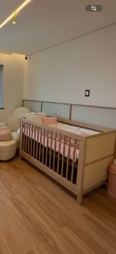 Vendo berço 2 em 1 que vira cama.