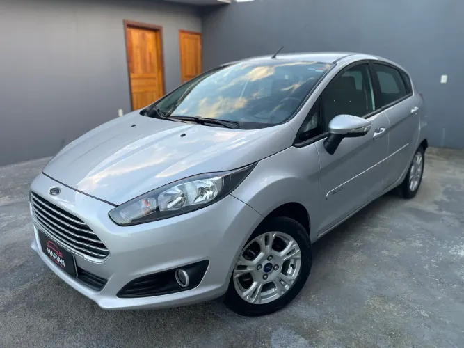 Ford Fiesta SEL 1.6 16V Flex Mec. 5P 2017