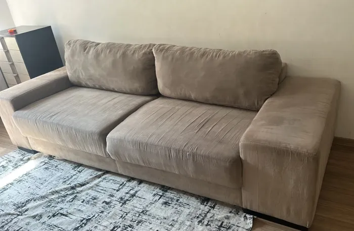 Sofá de veludo nobre 4 lugares