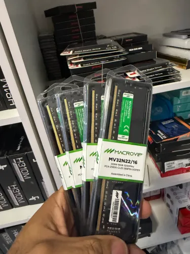 Memoria Desktop 16GB DDR4 3200MHz