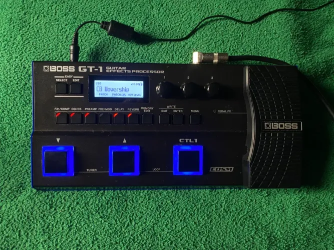 Boss gt-1 completa para sair logo