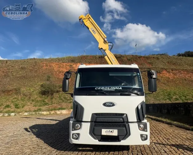 Ford cargo 1519 com munck de 16 ton rodomag
