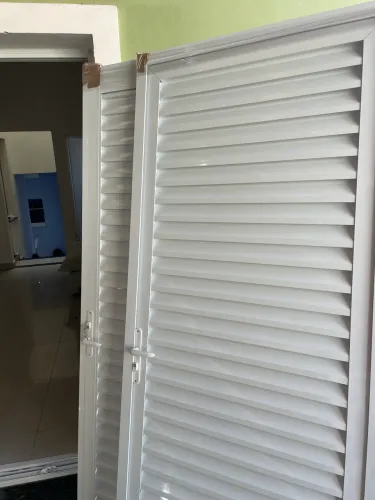 Porta em alumínio linha suprema 80x2,10