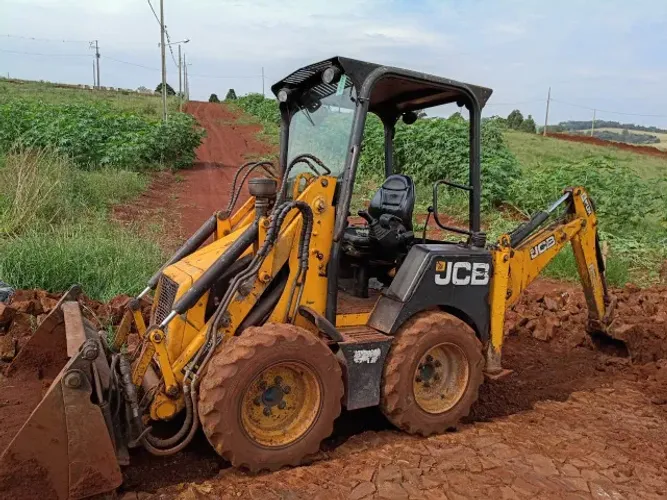 Mini Retroescavadeira JCB 1CX ano 2014