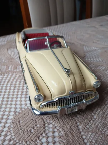 Carro miniatura em ferro fundido