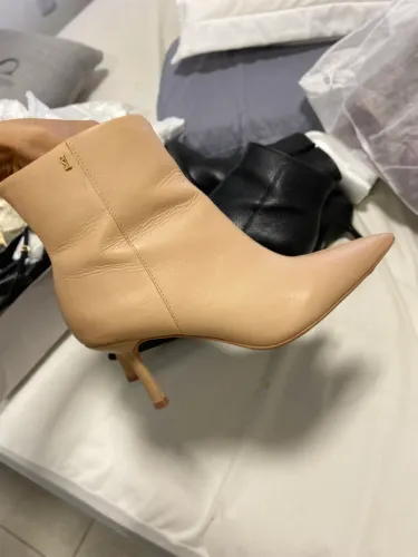 Bota em couro santa lolla
