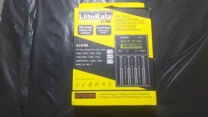 Carregador de Pilhas e Baterias LiitoKala Lii-M4S Inteligente (Novo)