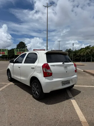 Toyota Etios X 1.3 Flex 16V 5P Mec. 2017