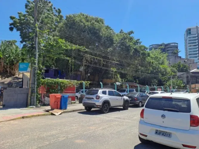 Terreno de frente para Beira Mar Sul.