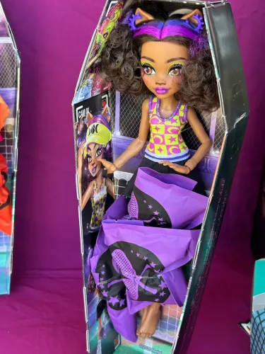 Boneca Monster High Buried Secrets g3 Clawdeen Wolf courtside fang out com caixa completa