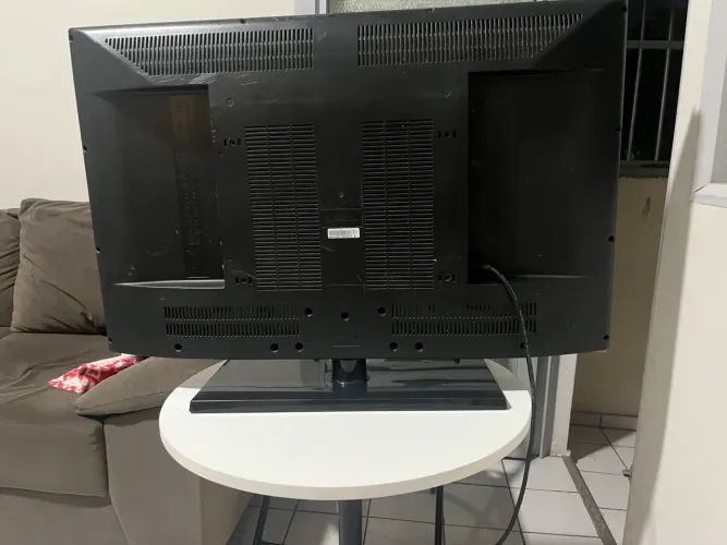 Tv CCE tela quebrada