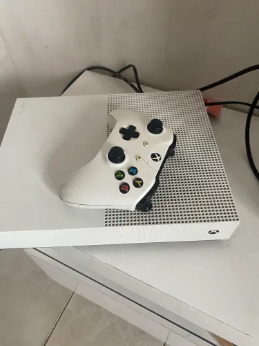 XBOX ONE X 500GB FUNCIONANDO PERFEITAMENTE!!