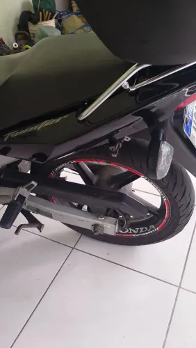 Cbx Twister toda original apenas 32 mil km