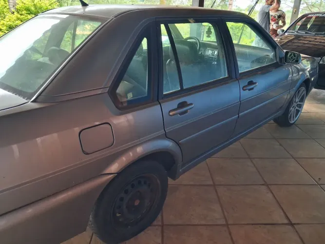 Volkswagen Santana 1.8 MI (álcool) 2003