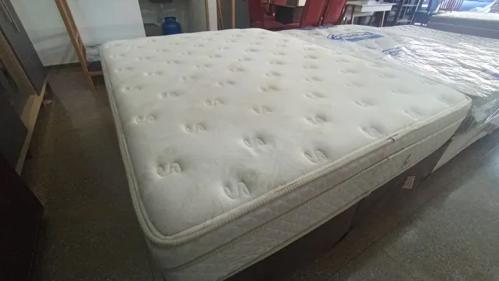 Cama box Queen size Colchão Herval molas ensacandas