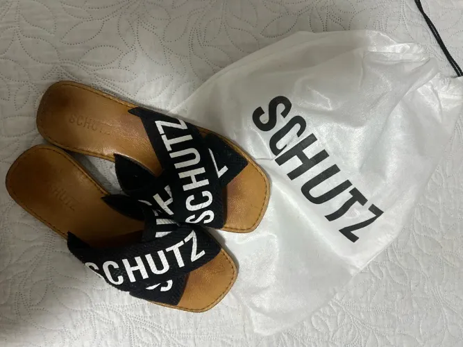 SANDÁLIA SCHUTZ