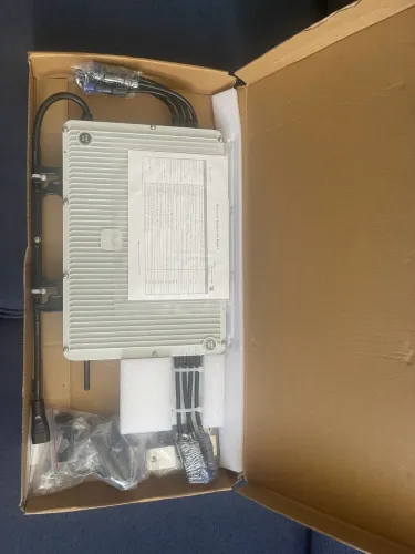 Micro inversor solar Goodwe de 2000kW novo e na caixa. Nunca foi usado.