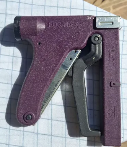 Grampeador Rocama 106 Premium para tapeçaria