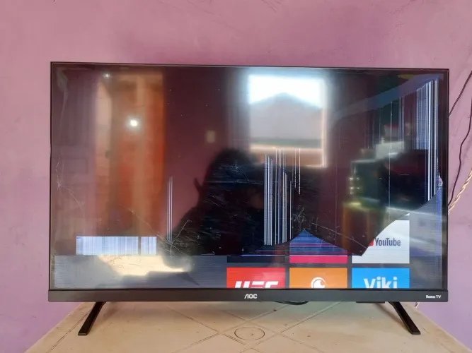 Televisão tela quebrada
