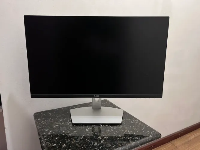 Monitor DELL 24 Polegadas IPS FHD