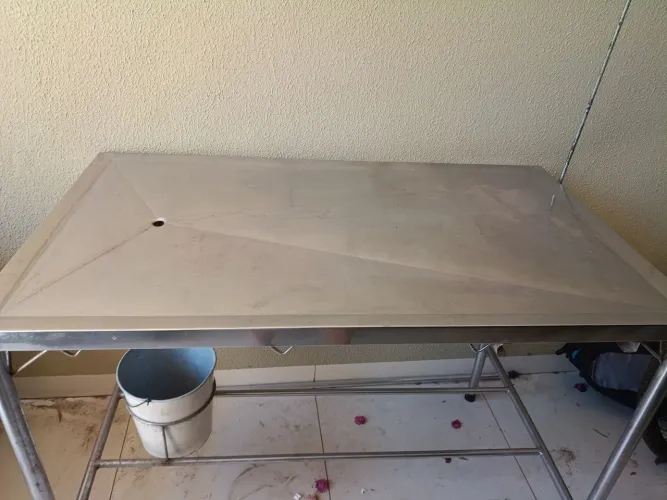 Mesa cirúrgica veterinária inox