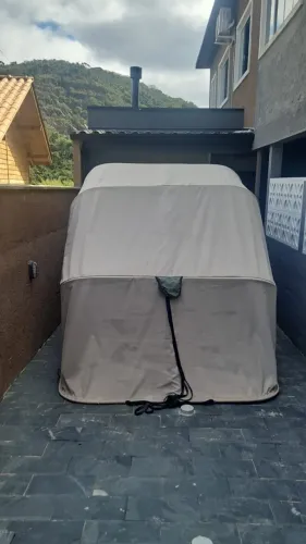 Garagem retrátil Iglu - para carro pequeno