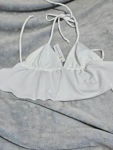 Cropped Fluido Com Amarração na Frente Decote Ajustado Efeito Blogueira
