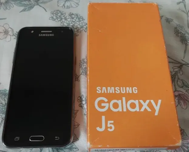 Samsung Galaxy j5 16 GB