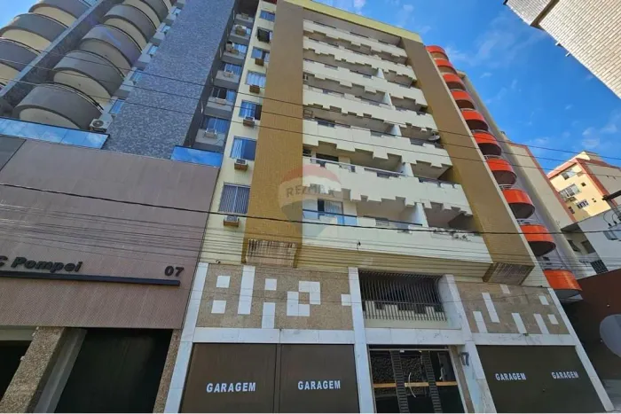Apartamento 4 quartos com varanda panorâmica e 2 vagas no centro de Muriaé