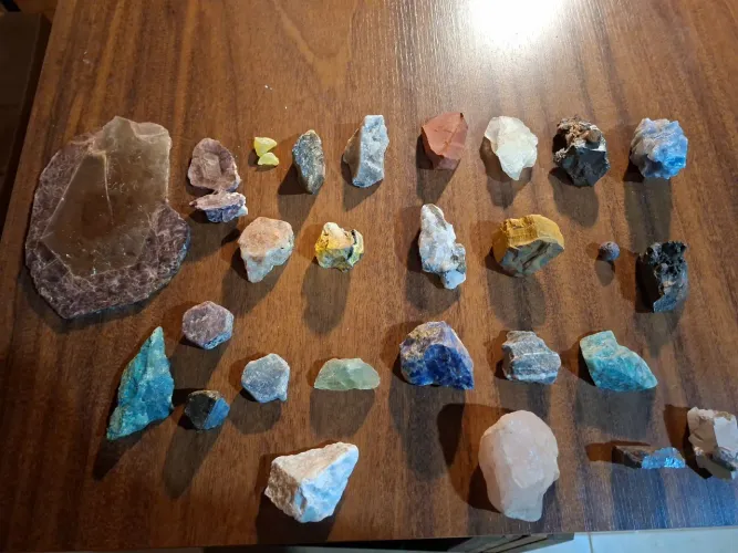 Coleção de minerais e cristais naturais - 6,5 kg - cerca de 70 peças