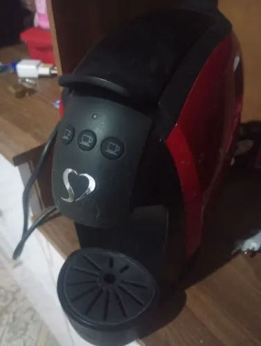 Vendo cafeteira 3 corações usada bem conservada tem caixa