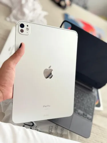Ipad Pro com acessórios- completo
