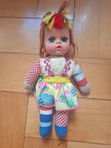 Boneca Emilia antiga pequena Estrela