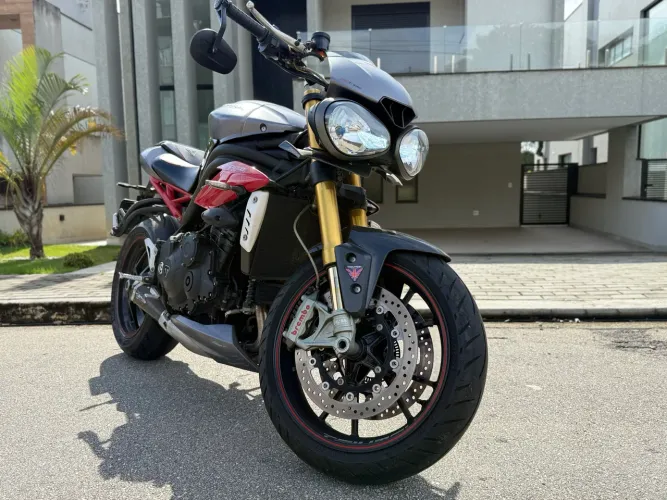 Speed Triple 1050cc 