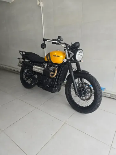Triumph Scrambler 900cc, único dono moto em perfeito estado, sem um arranhão 