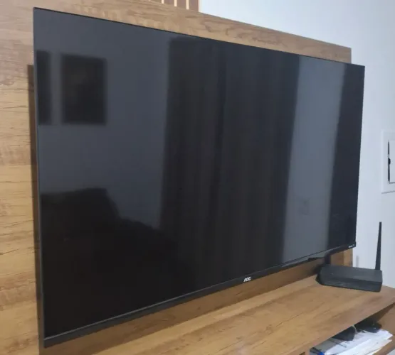 TV AOC Smart Roku 43" LED Smart