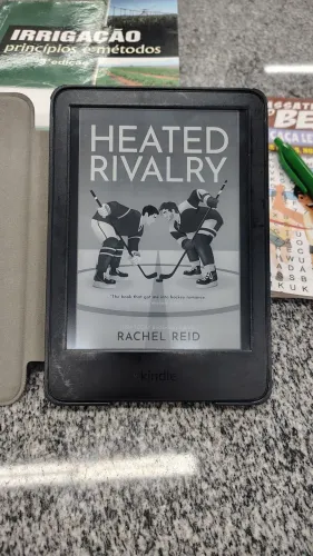 Kindle 11° Geração com capa magnética novinha