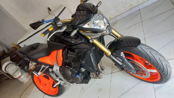 Vendo ou troco pó lancha essa cb1000r com apenas 26 mil rodado ,,,,,