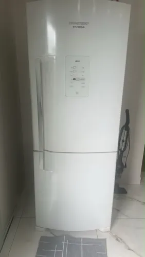Vendo geladeira usada. Contato *