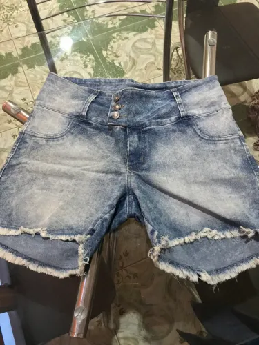 Bermuda Jeans feminina clara 
