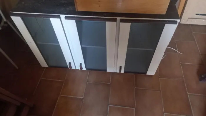 ARMARIO DE COZINHA EM MADEIRA MEDIDAS 1.04X60X33 PROFUNDIDADE NÃO É MDF É MADEIRA MESMO