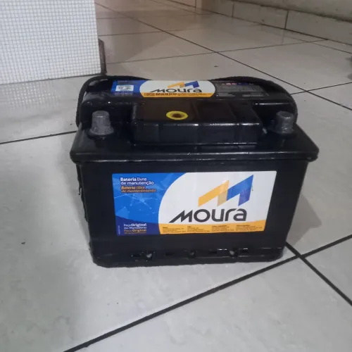ESTOU VENDENDO BATERIA MOURA 60 AMPERES 150 REAIS.