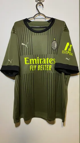 Camisa Milan verde-oliva de 2022/2023