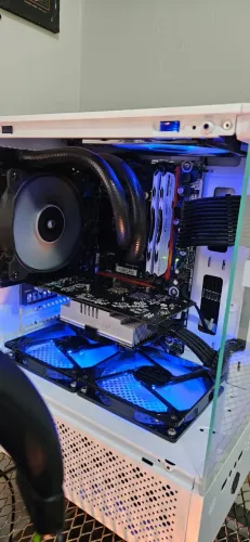 Pc Xeon + 16gb RAM + SSD + Water Cooler Corsair + Gabinete funcionando! troco