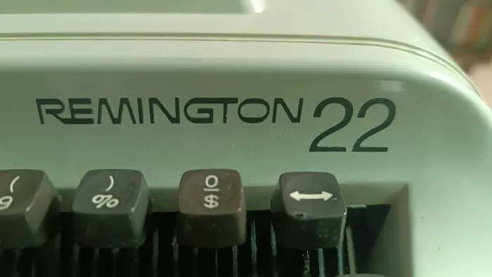 Maquina de escrever portátil REMINGTON