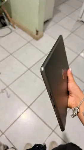 iPad 8 geração usado 